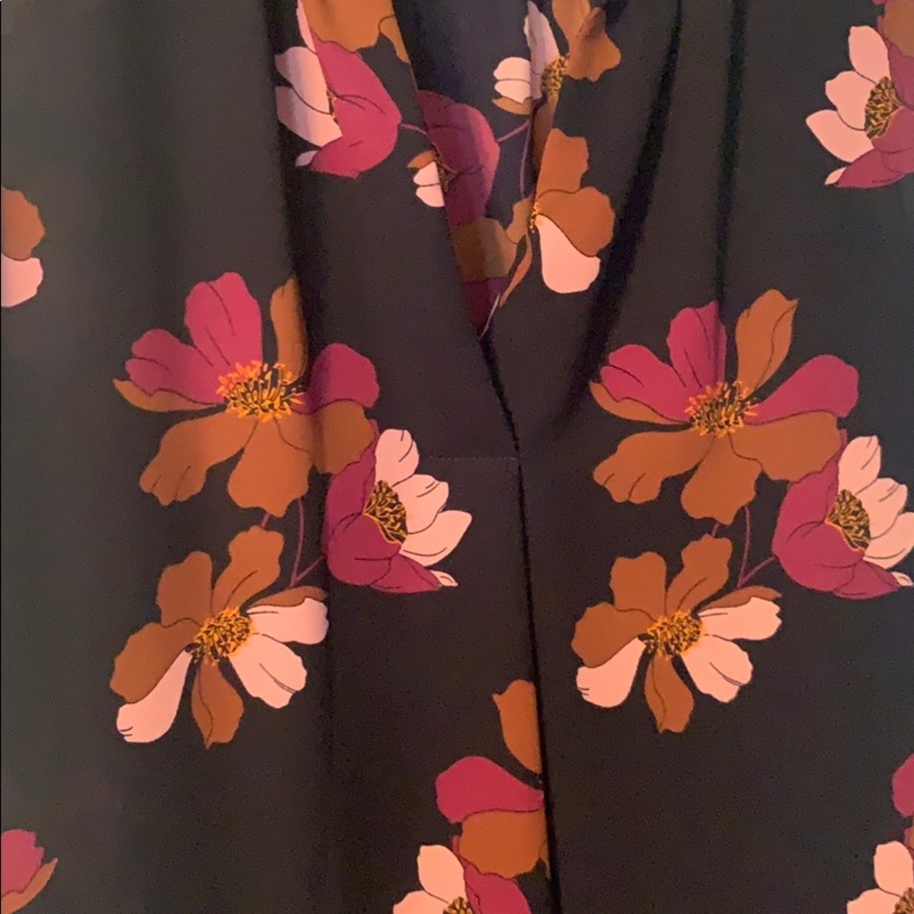 LOFT sleeveless blouse - Picture 3 of 6